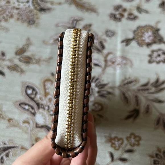 MICHAEL KORS Jet Set Travel Leather Gold-Tone Hardware Quarter Zip Wallet NWT - Picture 7 of 15